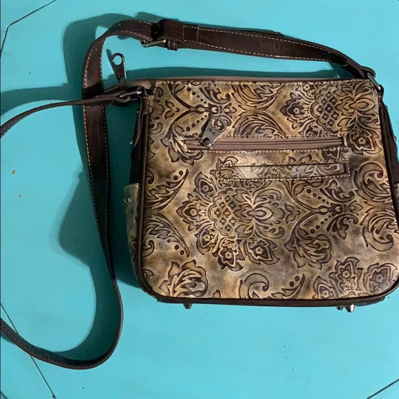 Montana silversmith over the shoulder purse. - Picture 2 of 3